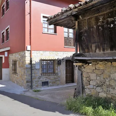 בית נופש Casa De Aldea El Sol Poo (Cabrales)